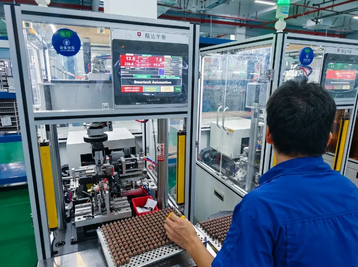Motor production station
